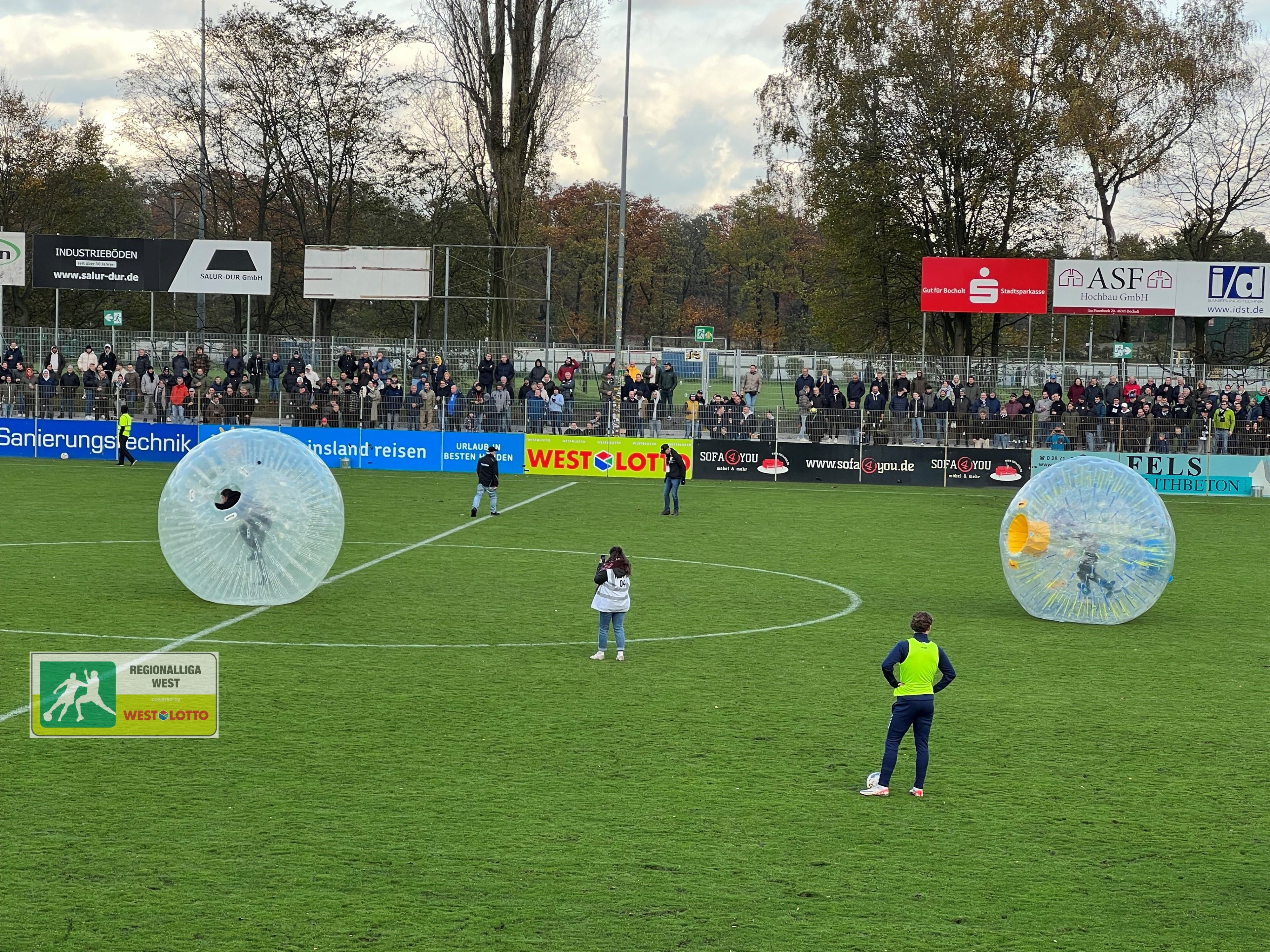 HRLW 23-24 WestLotto-Halbzeitaktion beim Spiel 1. FC Bocholt - 1. FC Düren Logo Foto/Video: WDFV