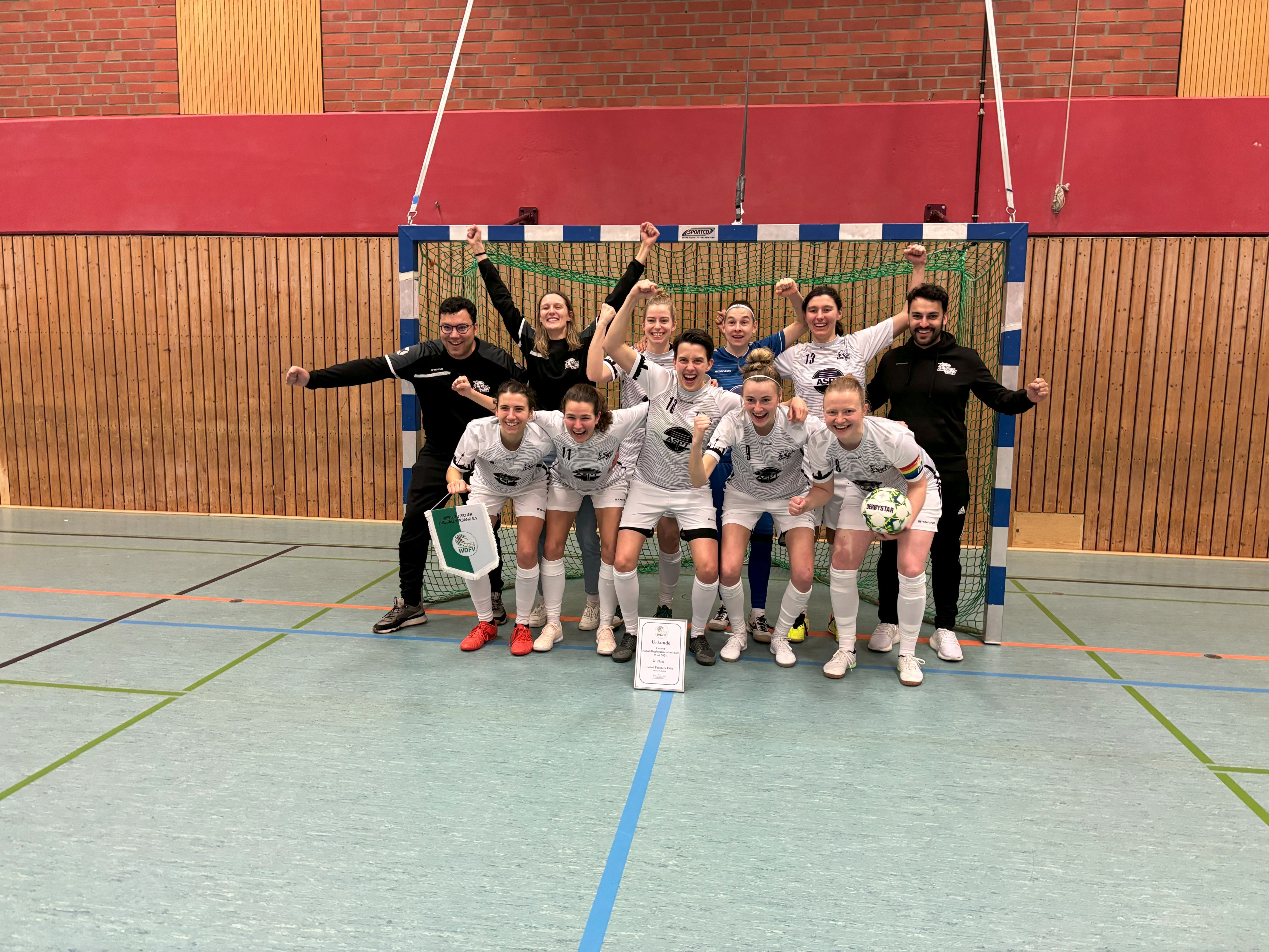 Westdeutsche Frauen Futsal-Meisterschaft 2024: Vite-Meister Futsal Panthers Köln Foto/Video: WDFV